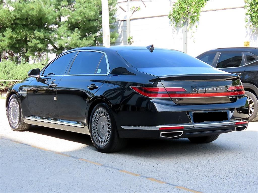 Genesis G90 — photo 03
