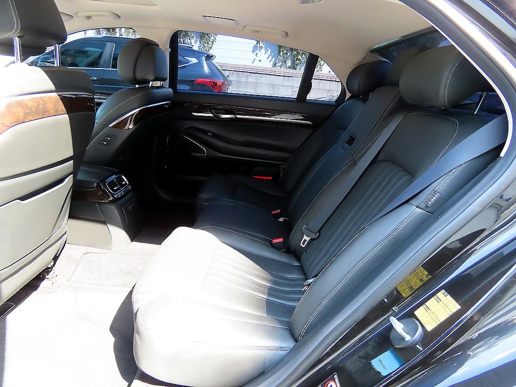 Genesis G90 — photo 06