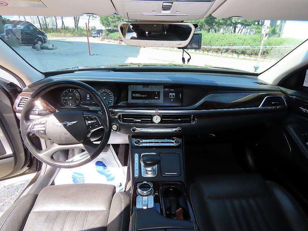 Genesis G90 — photo 07
