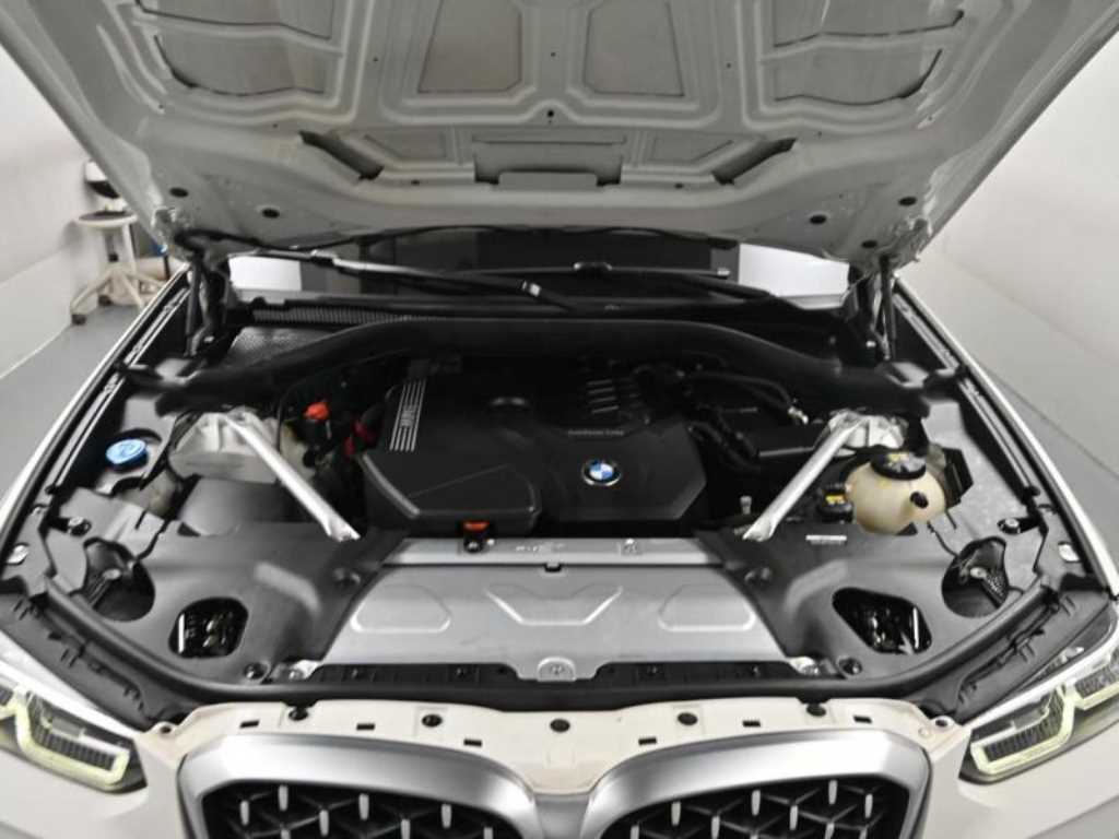 BMW X4 — photo 06