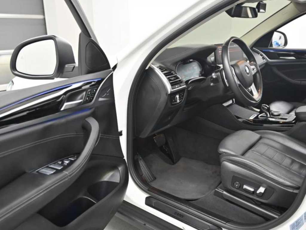 BMW X4 — photo 11
