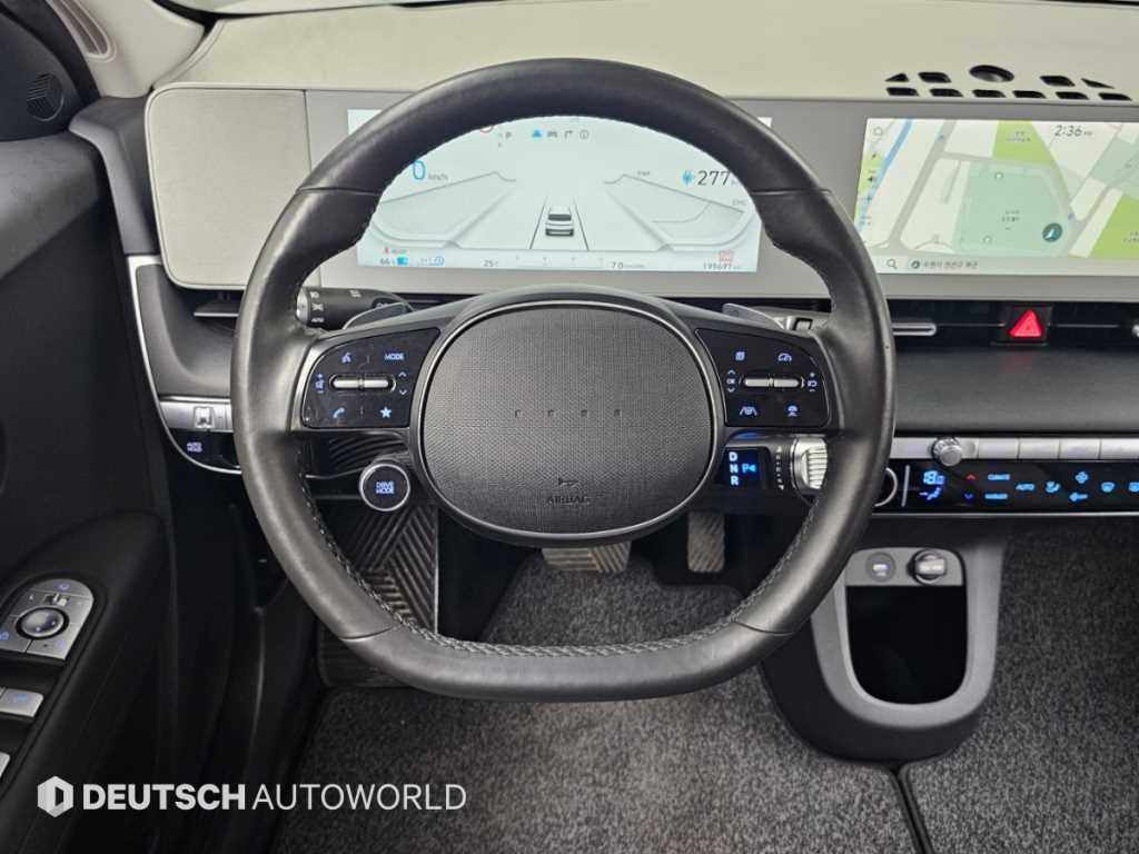Hyundai Ioniq5 — photo 13