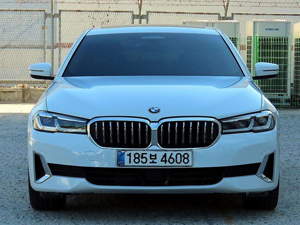 BMW 5-Series — photo 01