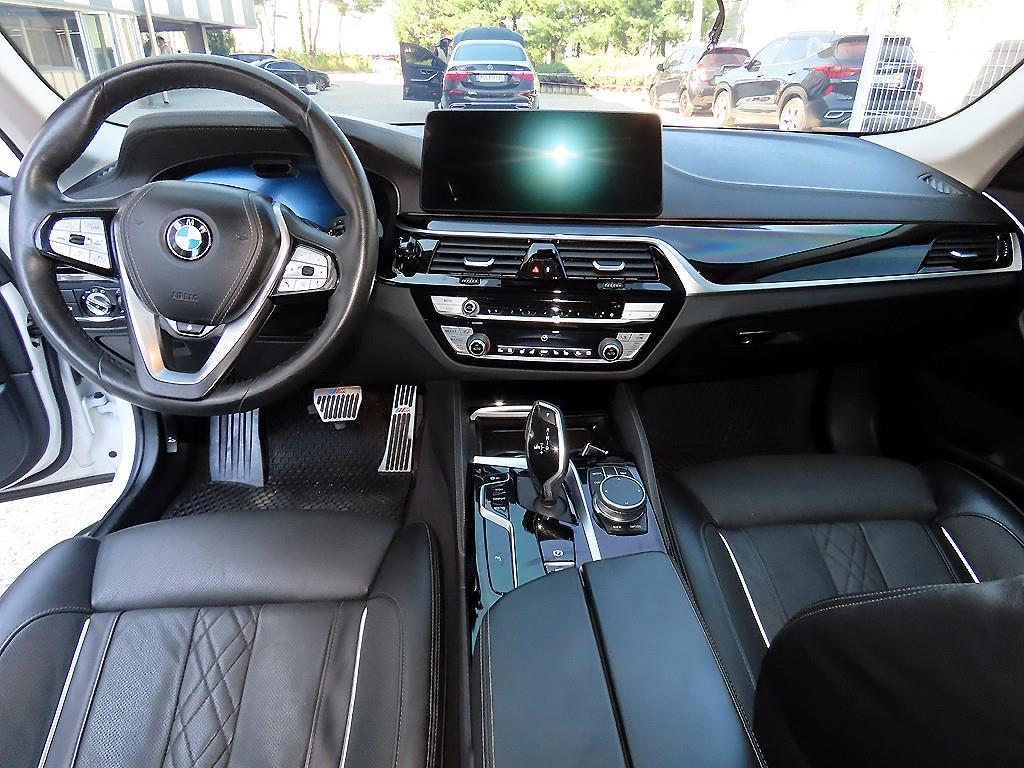 BMW 5-Series — photo 07