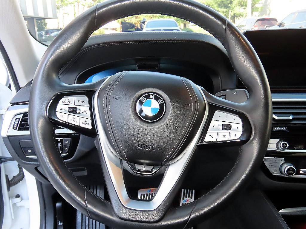 BMW 5-Series — photo 08