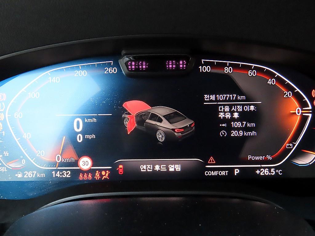 BMW 5-Series — photo 09