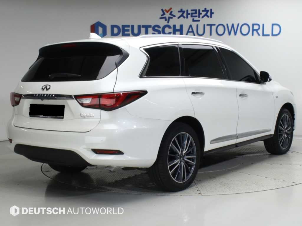 Infiniti QX60 — photo 02
