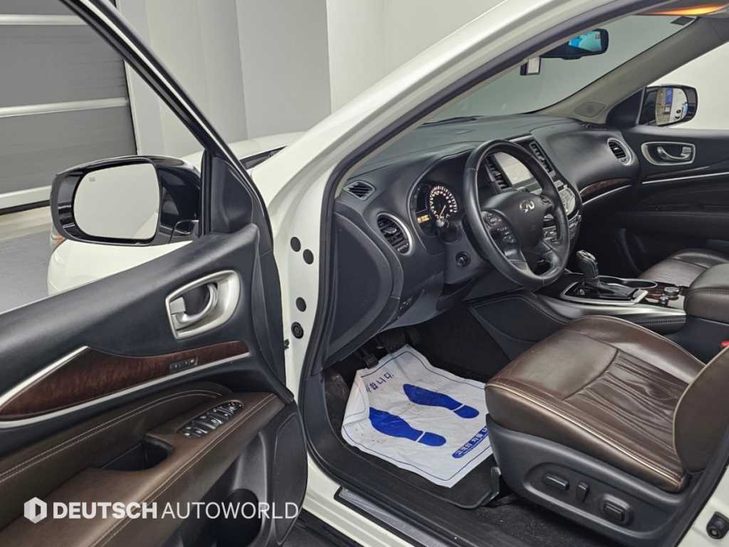 Infiniti QX60 — photo 11
