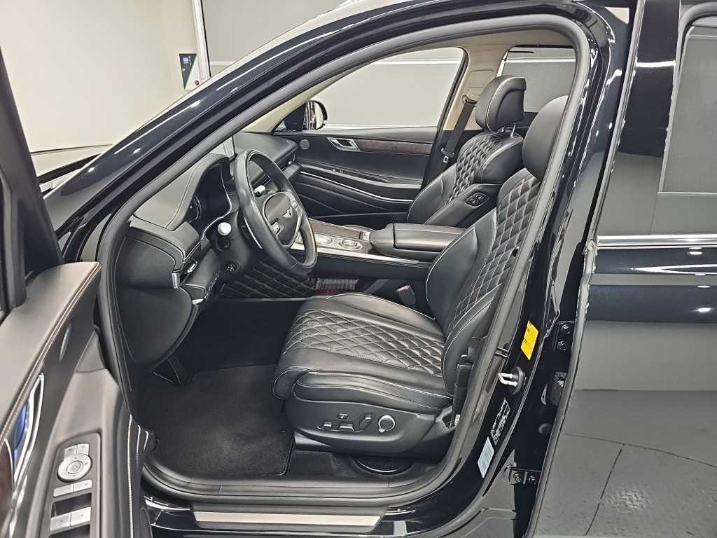 Genesis GV80 — photo 11