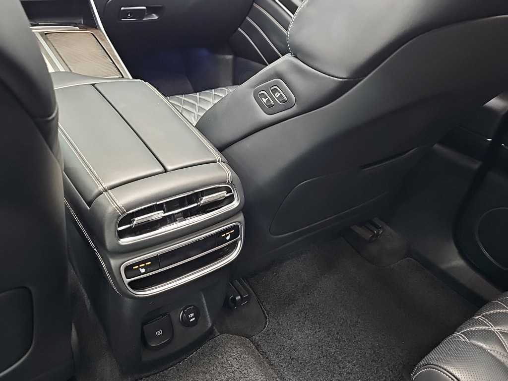 Genesis GV80 — photo 14