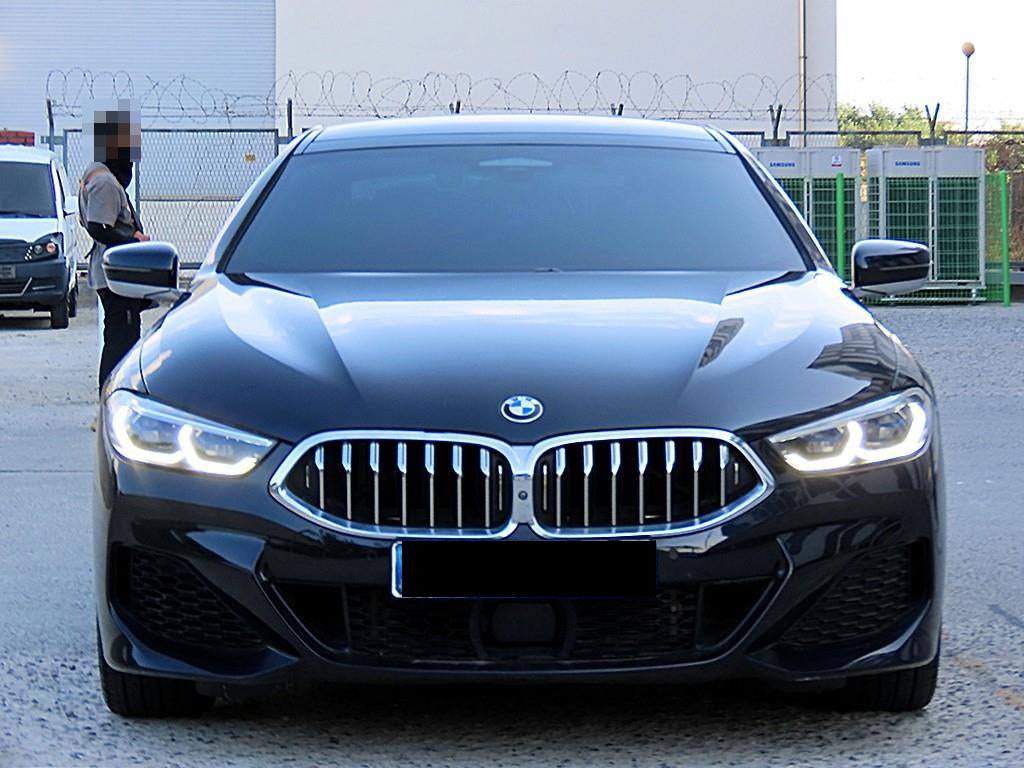 BMW 8-Series — photo 01