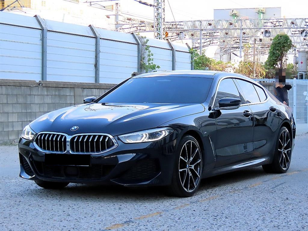 BMW 8-Series — photo 02