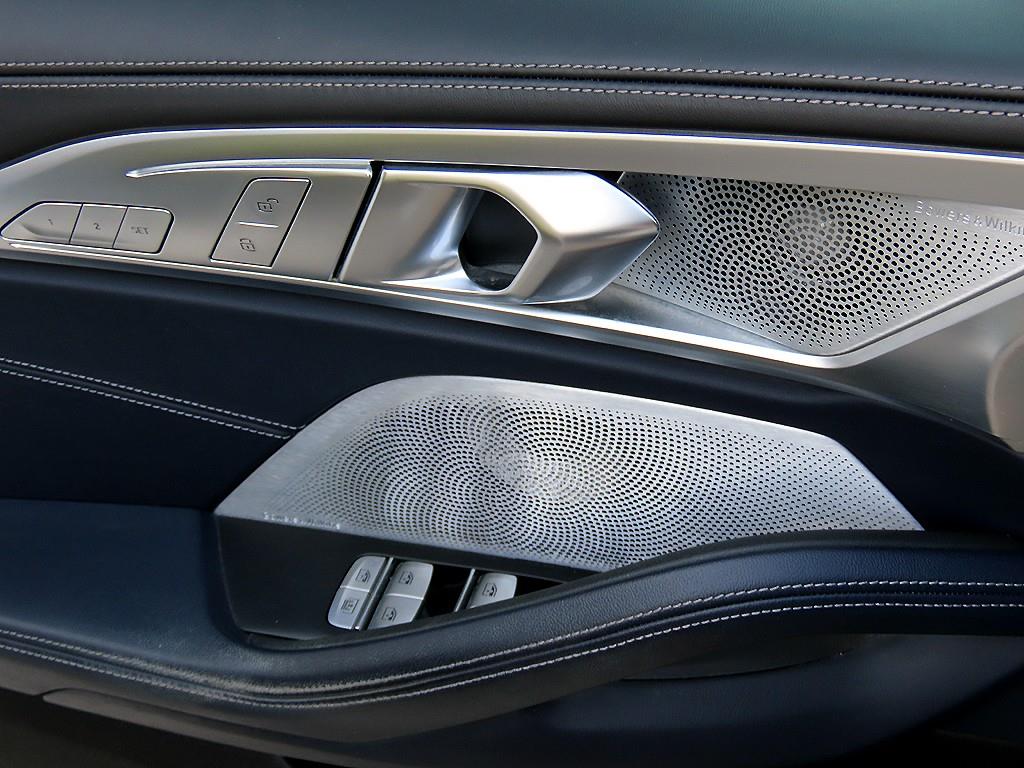 BMW 8-Series — photo 12