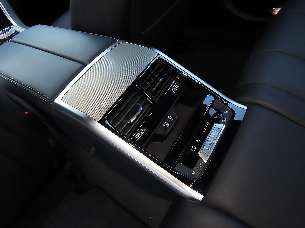 BMW 8-Series — photo 16