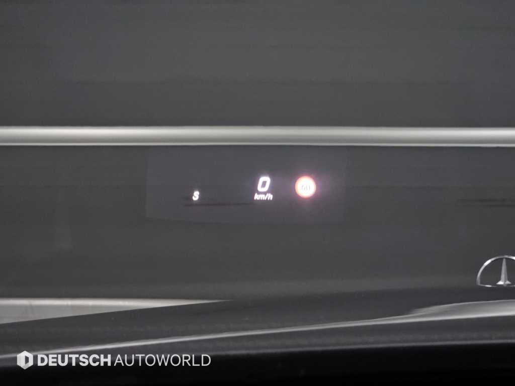 Mercedes-Benz E-Class — photo 17