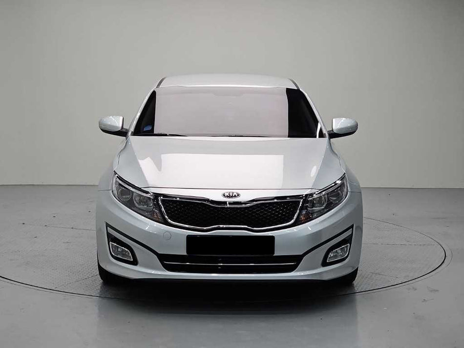 Kia K5 — photo 02