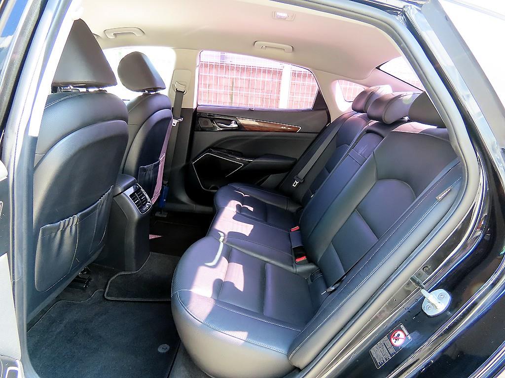 Kia K7 — photo 06