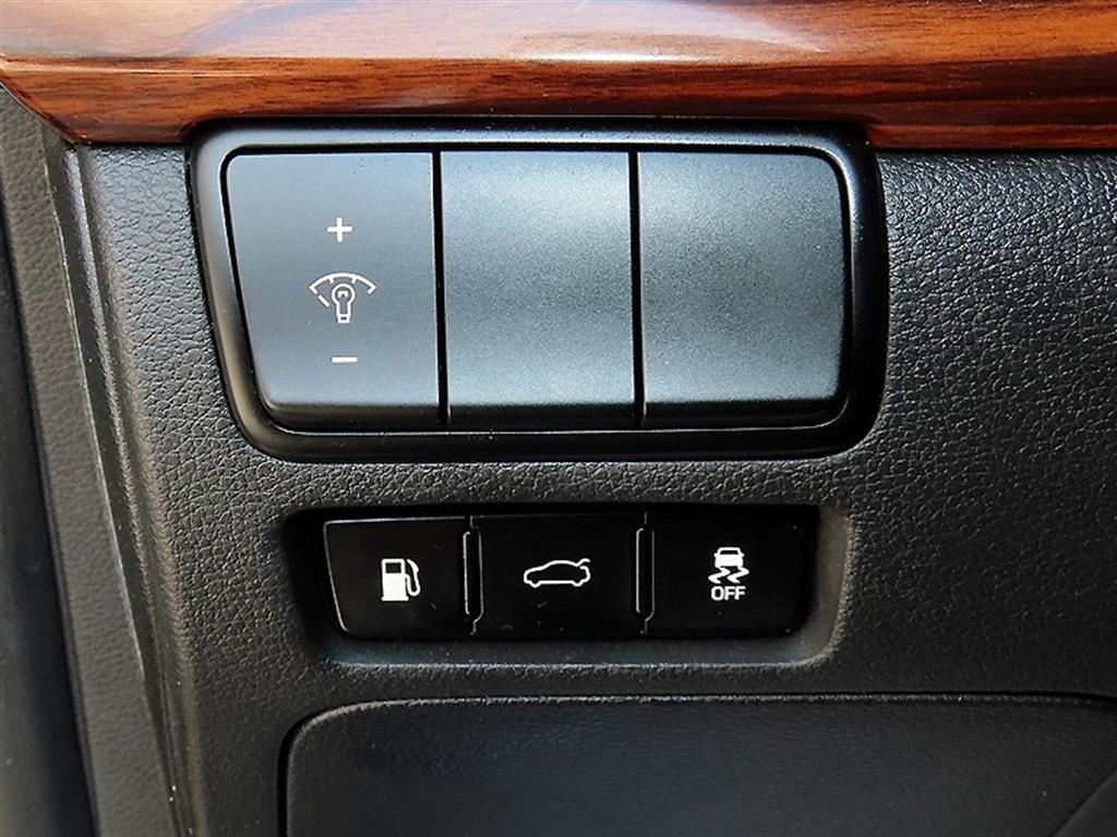 Kia K7 — photo 12