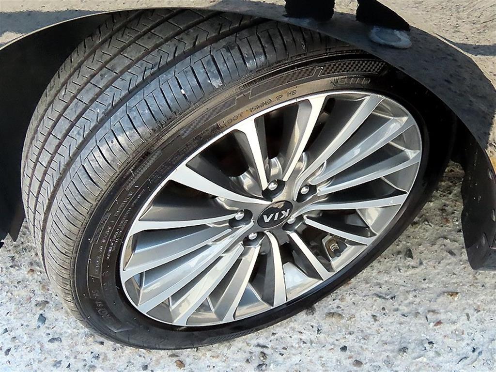 Kia K7 — photo 20