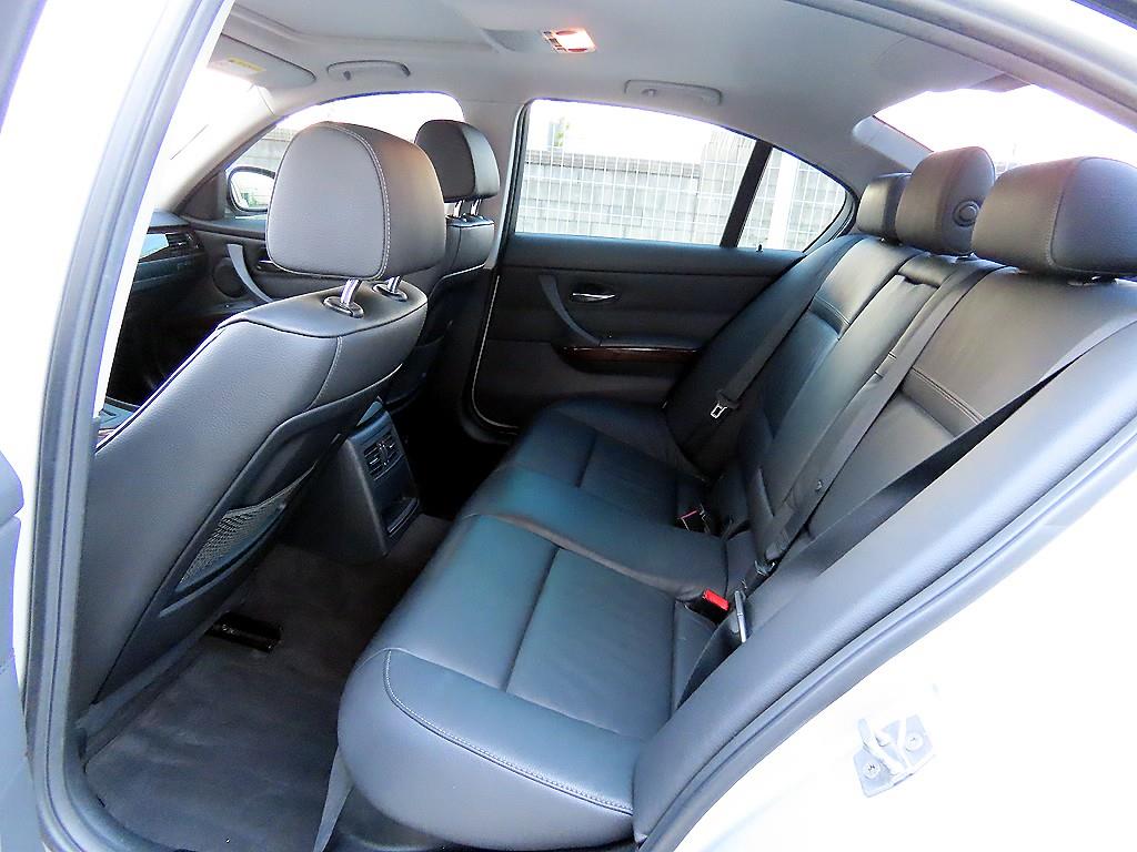BMW 3-Series — photo 06