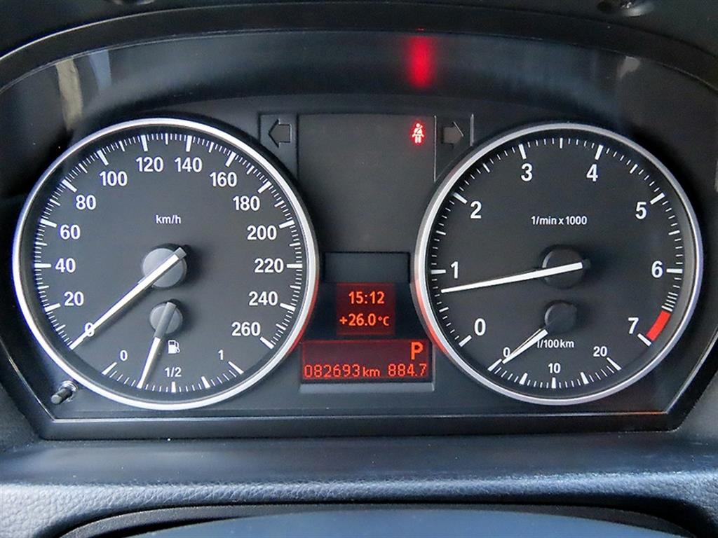 BMW 3-Series — photo 09