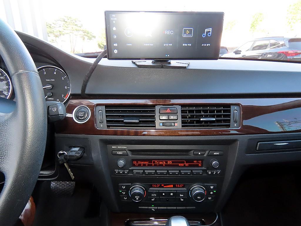 BMW 3-Series — photo 13