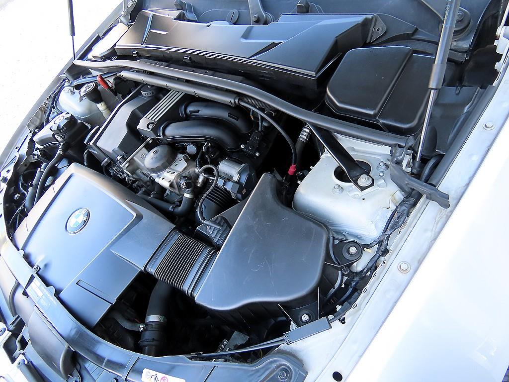 BMW 3-Series — photo 19