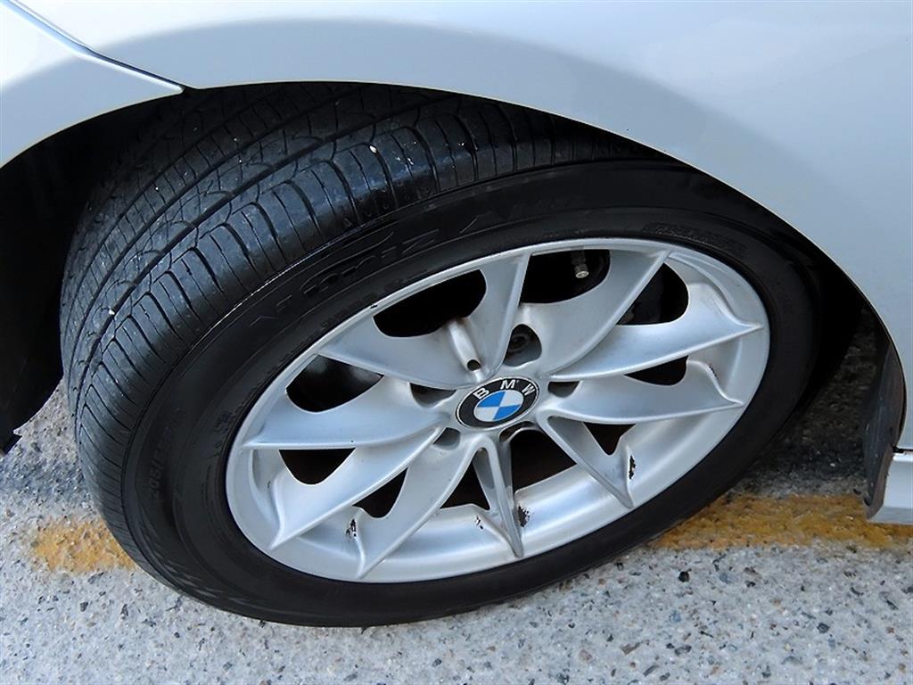 BMW 3-Series — photo 20