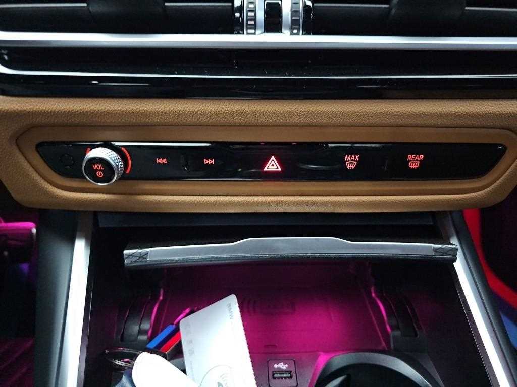 BMW 3-Series — photo 08