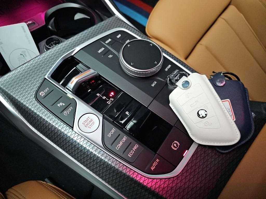 BMW 3-Series — photo 10