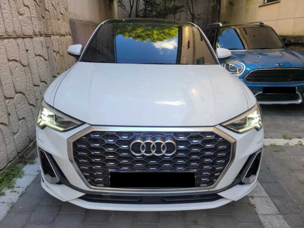 Audi Q3 — photo 01