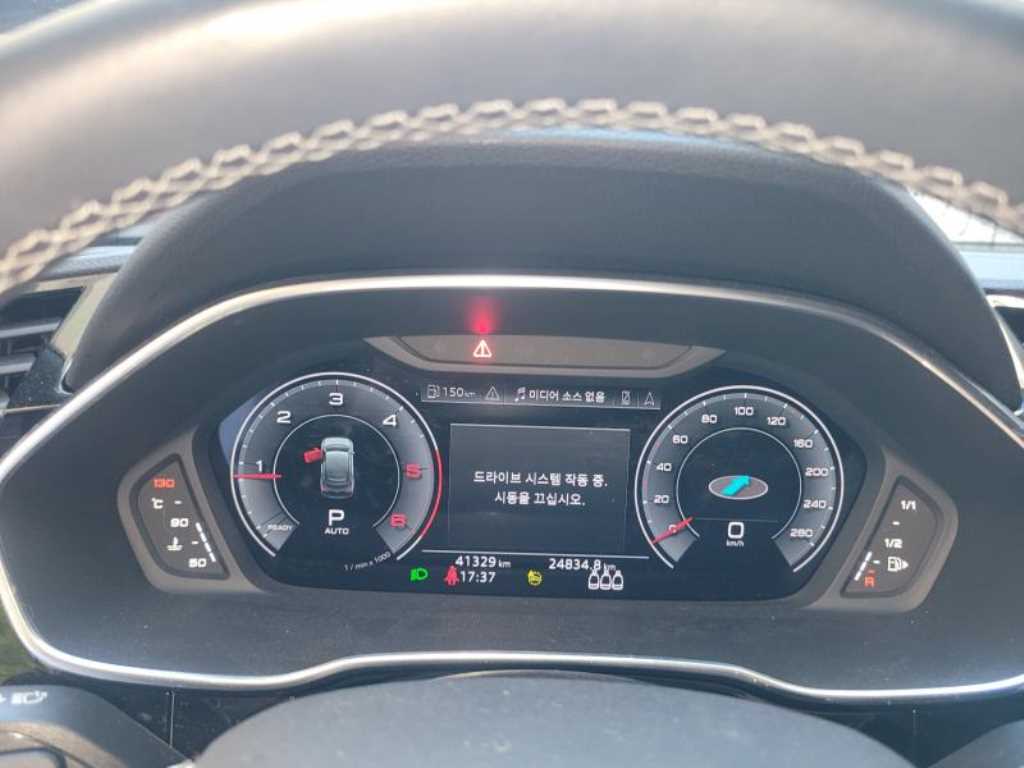 Audi Q3 — photo 07