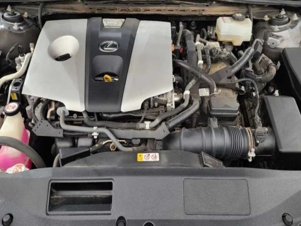 Lexus ES — photo 06