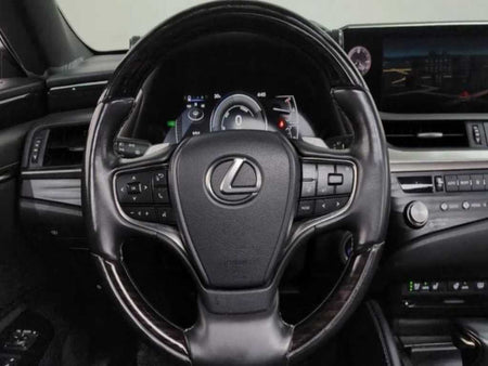 Lexus ES — photo 14