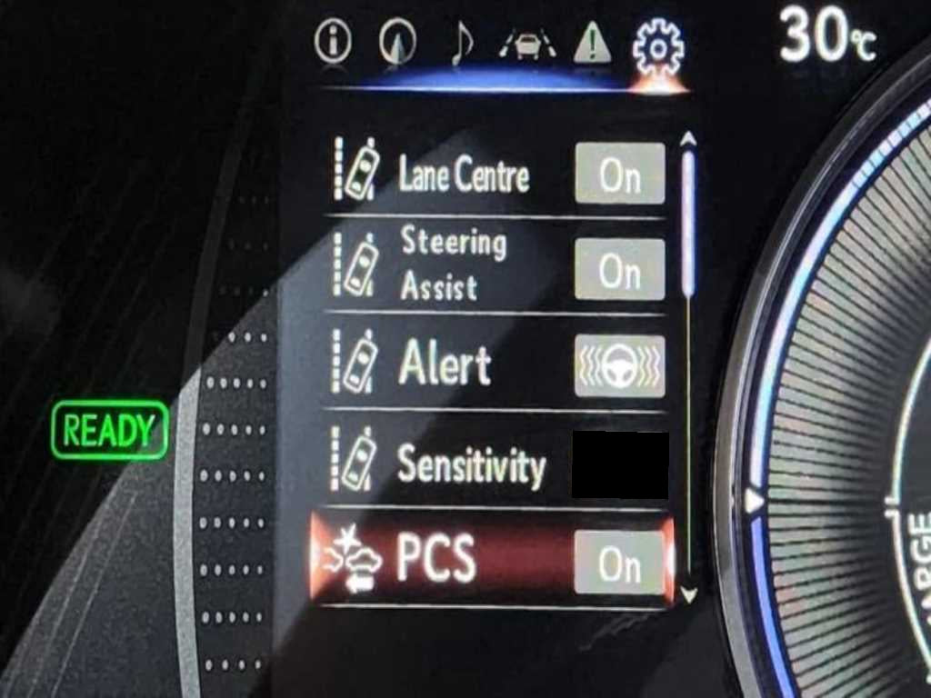 Lexus ES — photo 17