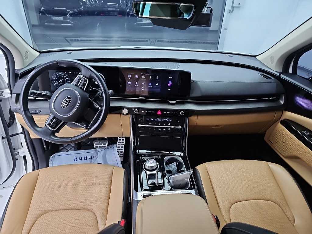 Kia Carnival — photo 01