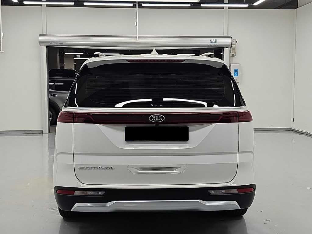 Kia Carnival — photo 04