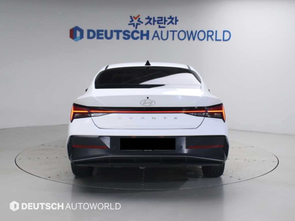Hyundai Avante — photo 04