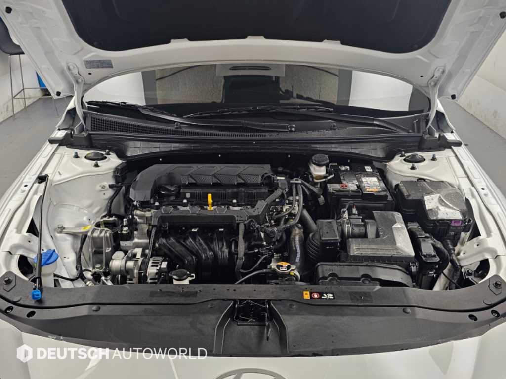 Hyundai Avante — photo 06