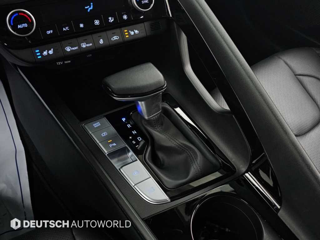 Hyundai Avante — photo 09