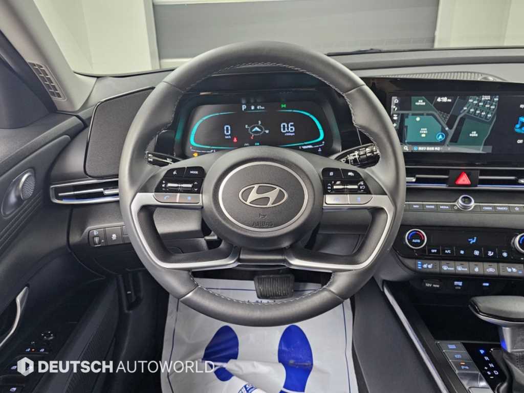 Hyundai Avante — photo 13