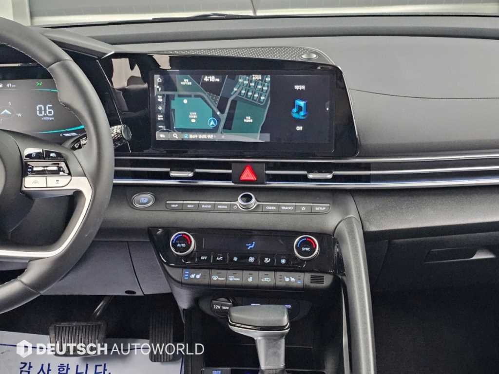 Hyundai Avante — photo 14