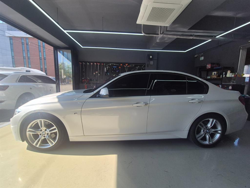 BMW 3-Series — photo 03
