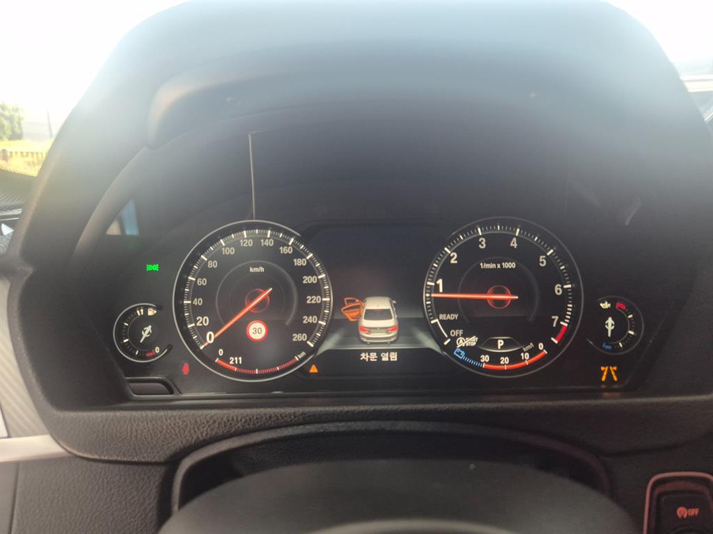 BMW 3-Series — photo 10