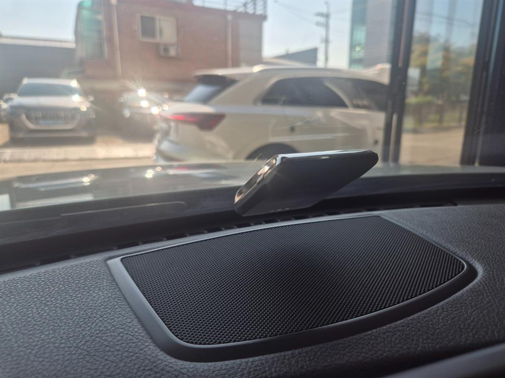 BMW 3-Series — photo 15