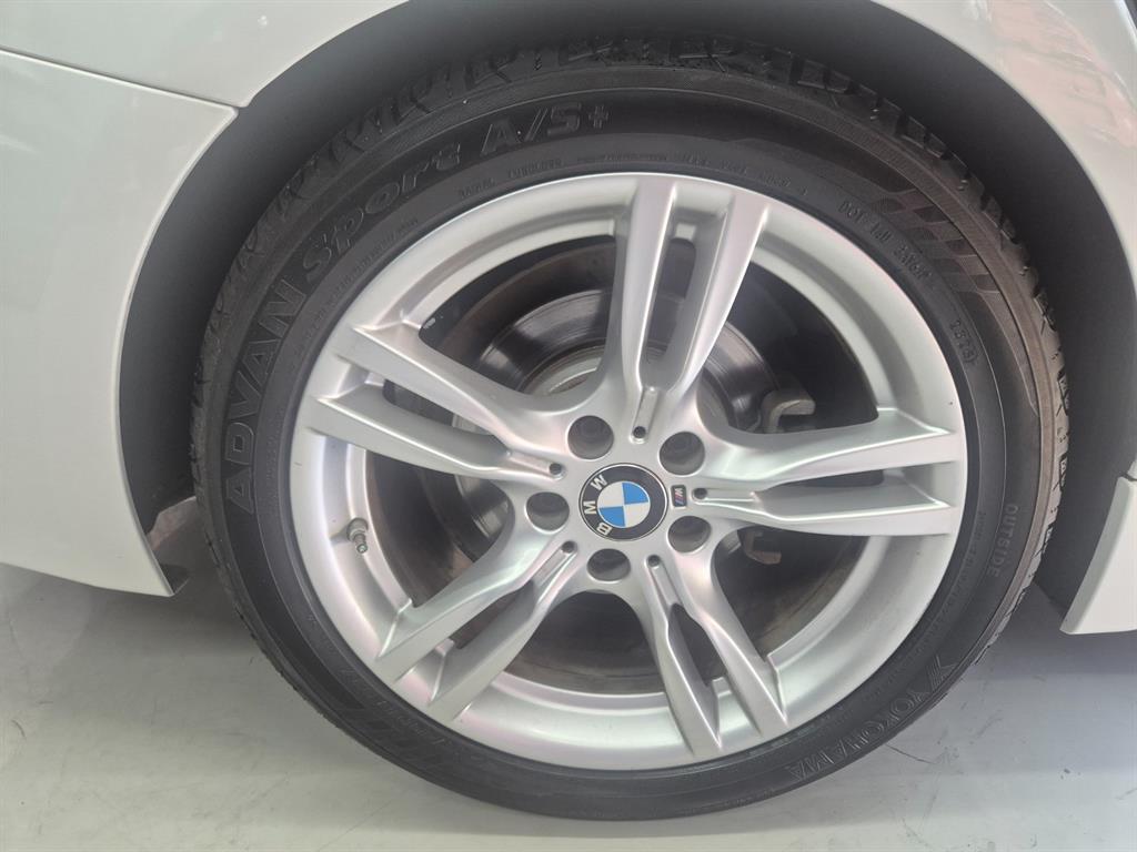 BMW 3-Series — photo 19