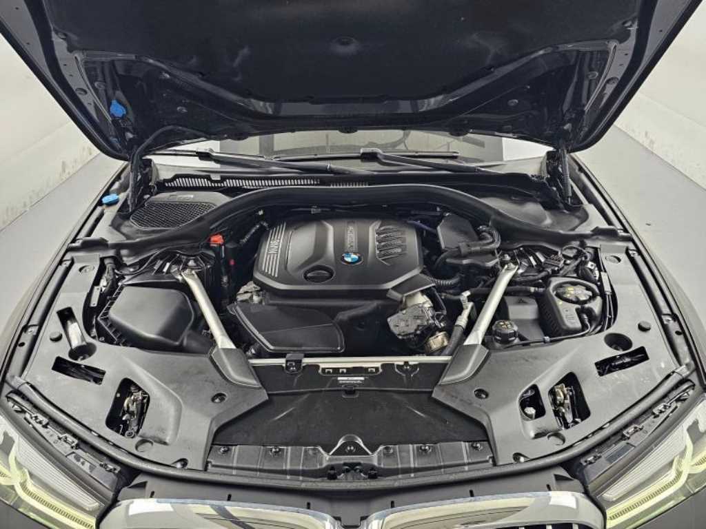 BMW 5-Series — photo 06