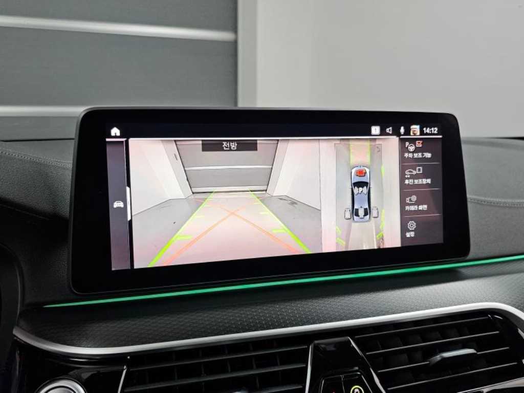 BMW 5-Series — photo 15