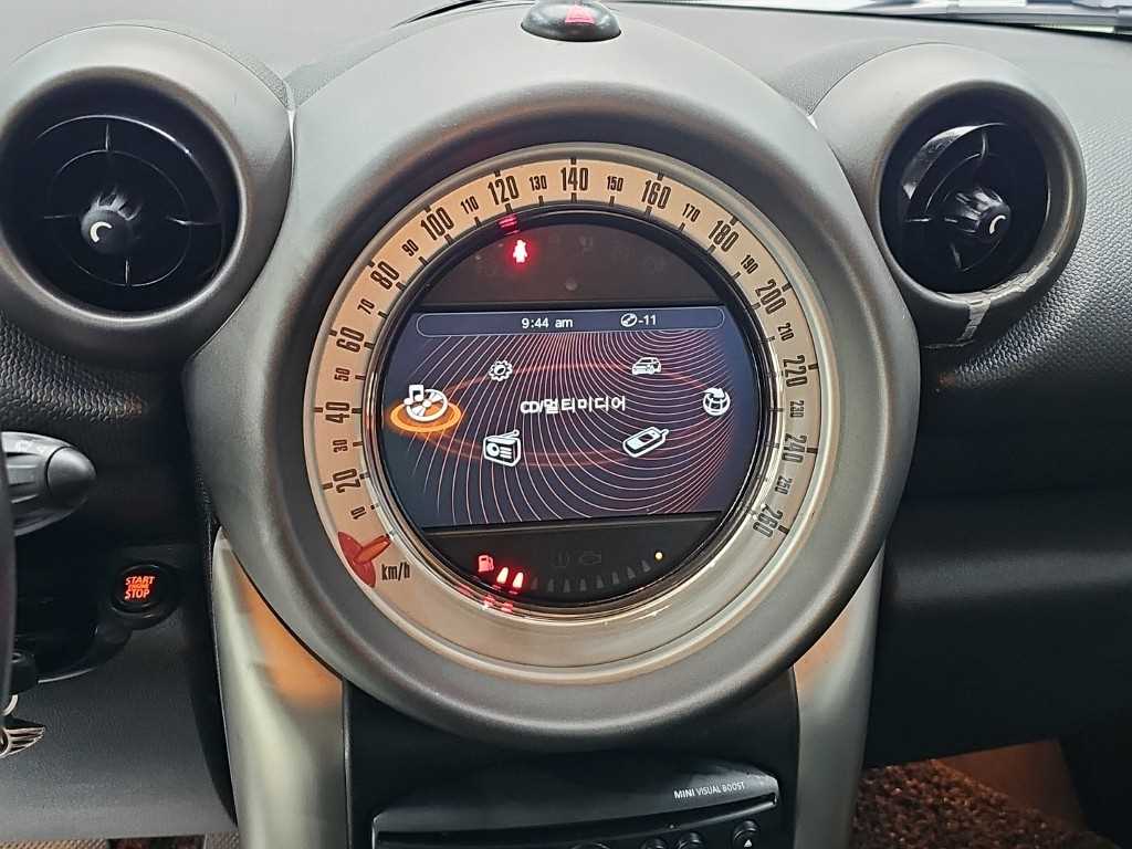 Mini Countryman — photo 13