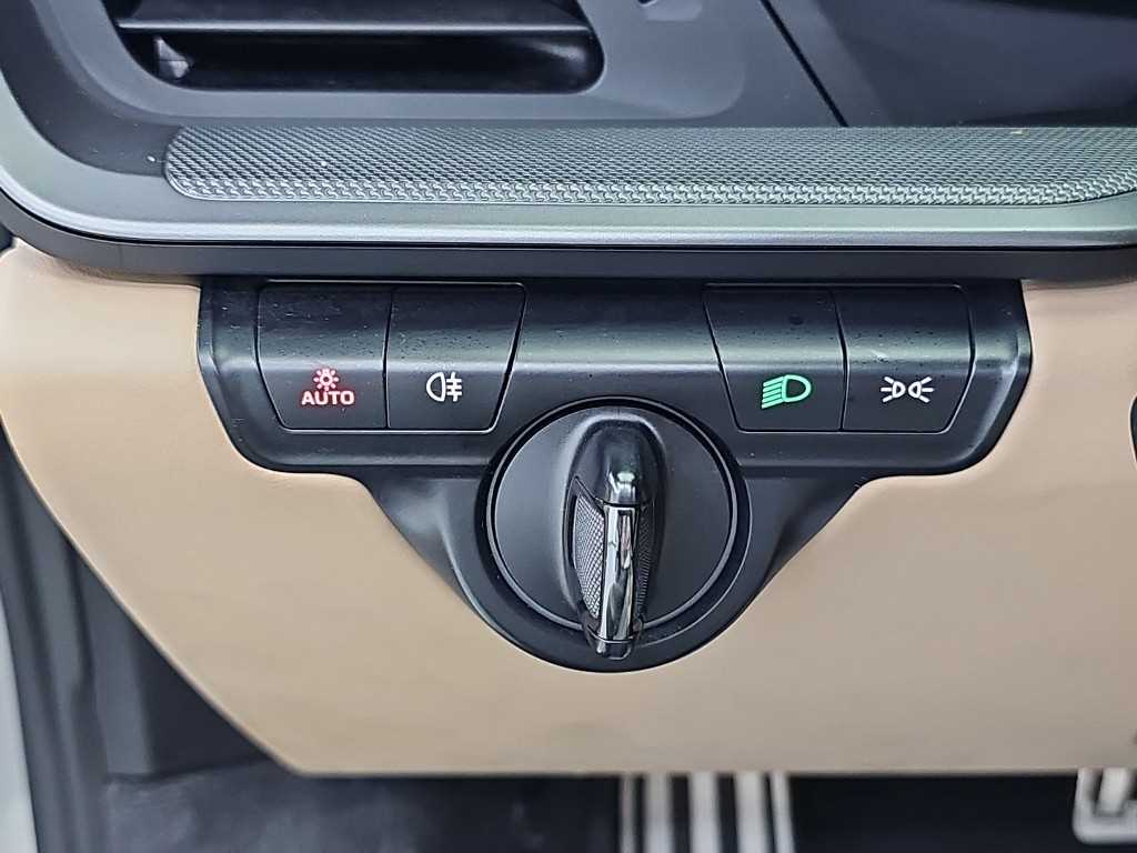 Porsche 911 — photo 18